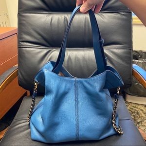 downtown astor small pebbled leather shoulder bolsa